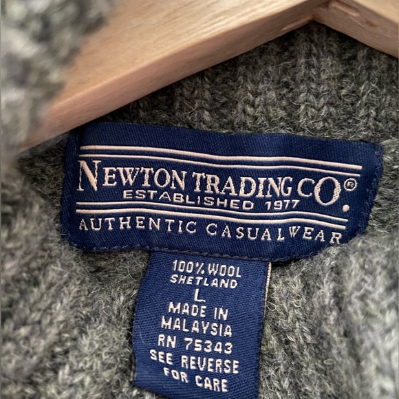 Newton Trading Co, 100% wool, cable knit turtleneck sweater - Picture 5 of 5